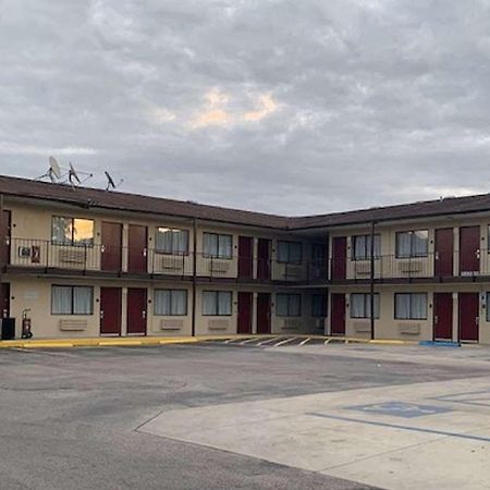 موتيل Red Roof San Antonio E - Frost Bank Center المظهر الخارجي الصورة