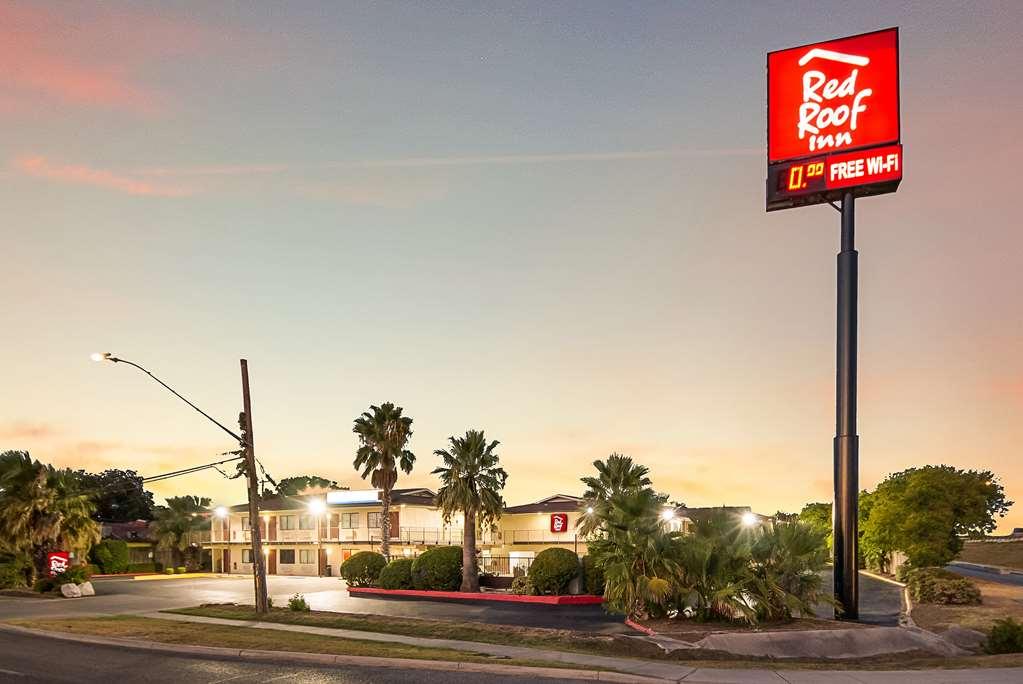 موتيل Red Roof San Antonio E - Frost Bank Center المظهر الخارجي الصورة